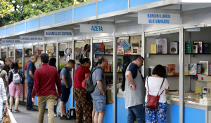 Feira do Libro en los jardines de Méndez Núñez