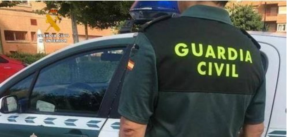 Detenidas tres personas por un robar, golpear y atar con bridas a un vecino de Sada