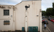 Banksy confirma la autoría de una nueva obra de arte en un edificio al suroeste de Londres