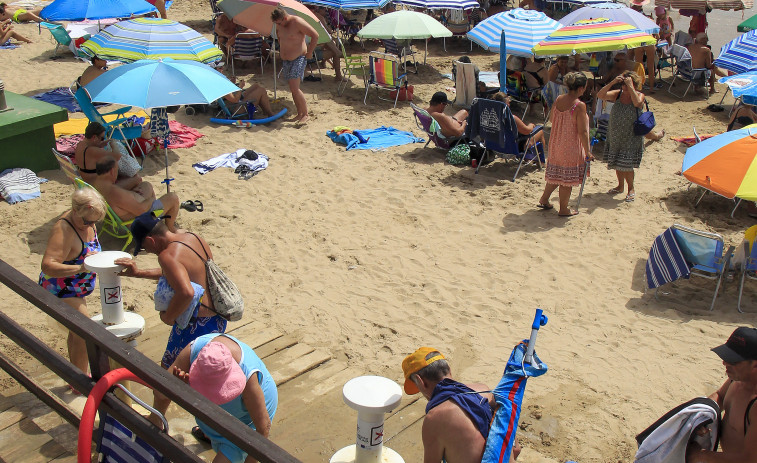 ¿Es seguro consumir la fruta cortada y pelada a pie de playa?