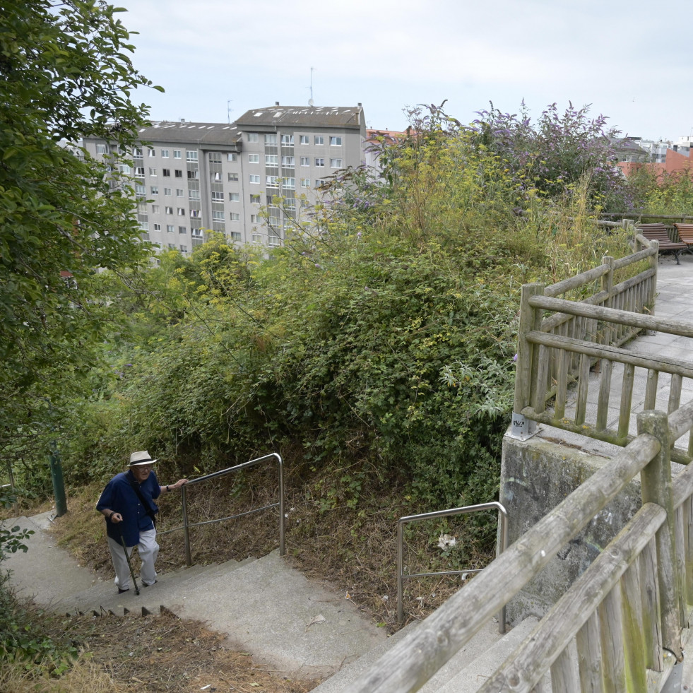 Los vecinos de O Castrillón rechazan la construcción de las torres de 17 plantas del parque de Oza