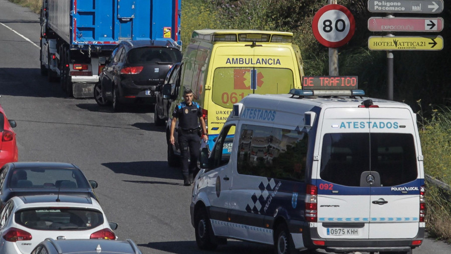 Un accidente causa un atasco en Alfonso Molina