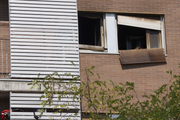 FOTODELDÍA  VALLADOLID, 12/08/2024.- Los bomberos y la Policía Nacional han hallado este lunes el cuerpo sin vida de una mujer, con signos de violencia, en el incendio de una vivienda en la calle Si