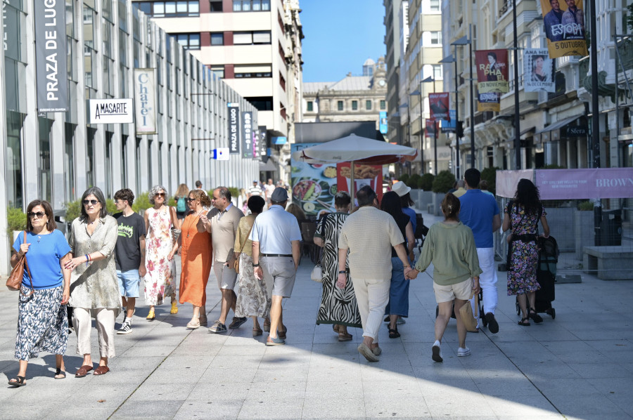 El turismo llena la plaza de Lugo: “Es el lugar más visitado después de la Torre de Hércules”