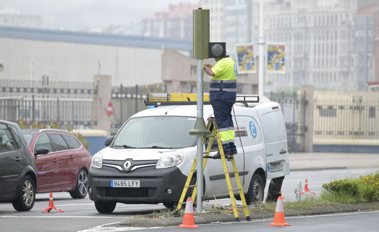 La Batalla Naval colapsa A Coruña con miles de coches