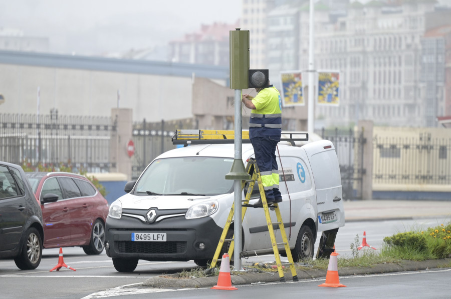 La Batalla Naval colapsa A Coruña con miles de coches