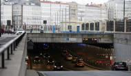 Una autocaravana averiada causa un atasco de media hora en el túnel de María Pita