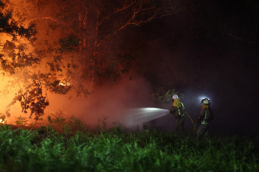 Controlado el incendio forestal de Ponteareas, con 40 hectáreas calcinadas