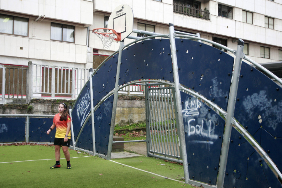 La pista polideportiva de Santa Margarita dispondrá de césped nuevo