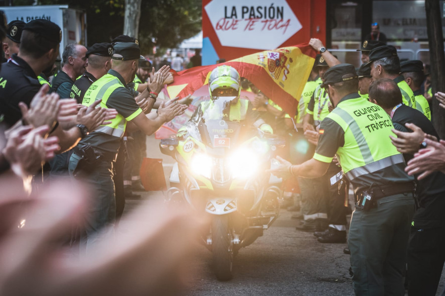 Más de 200 agentes de Guardia Civil y Policía Nacional velan por la seguridad en la Vuelta Ciclista