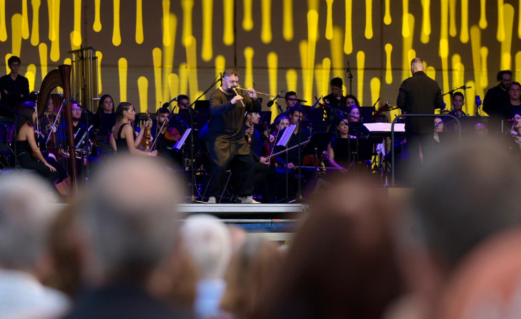 Abraham Cupeiro y la Orquesta Gaos sumergen a María Pita en el mundo onírico de ‘Mythos’