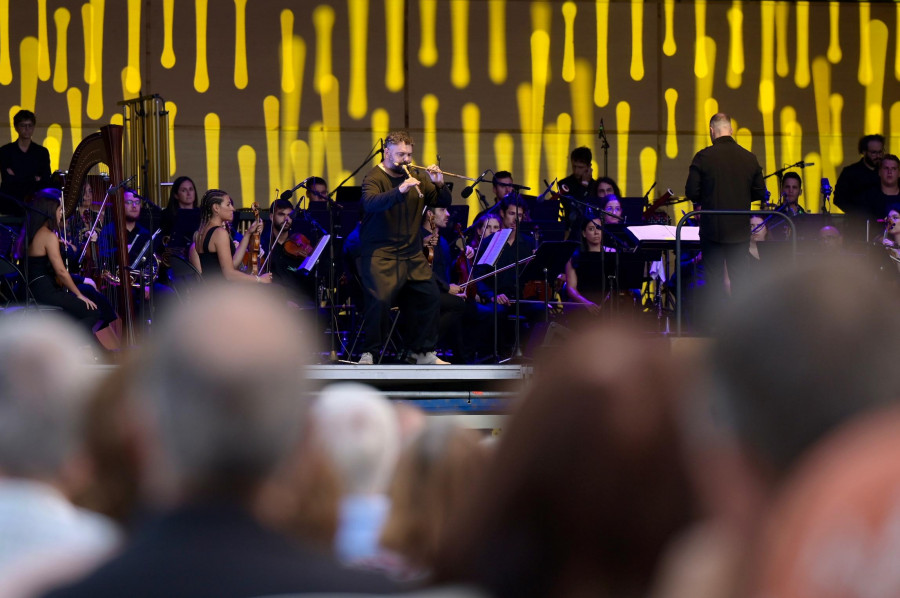 Abraham Cupeiro y la Orquesta Gaos sumergen a María Pita en el mundo onírico de ‘Mythos’