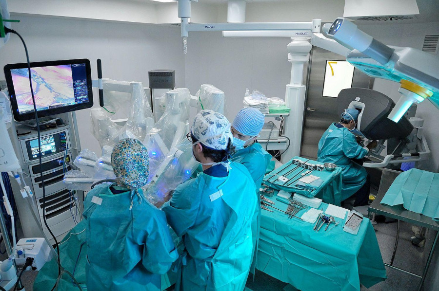 Los robots Da Vinci realizaron más de 5.200 intervenciones en el Sergas desde su implantanción en julio de 2021