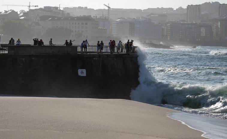 El litoral de A Coruña, en aviso amarillo por fenómenos costeros