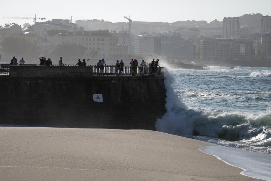 El litoral de A Coruña, en aviso amarillo por fenómenos costeros