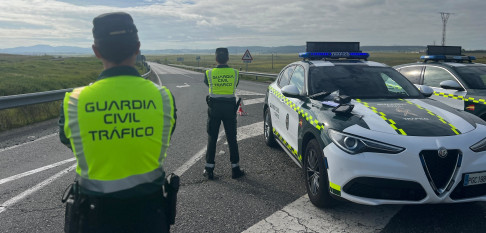 La DGT arranca este lunes una campaña especial para reducir las distracciones al volante