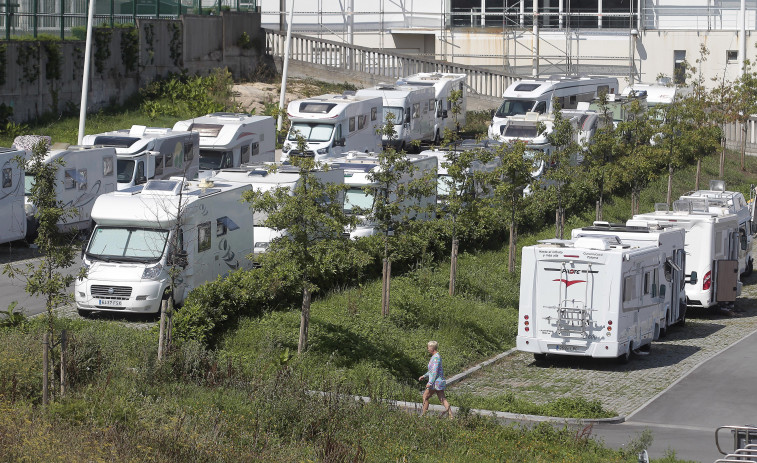 El auge de las autocaravanas invade A Coruña: “Cada año crece más este turismo”