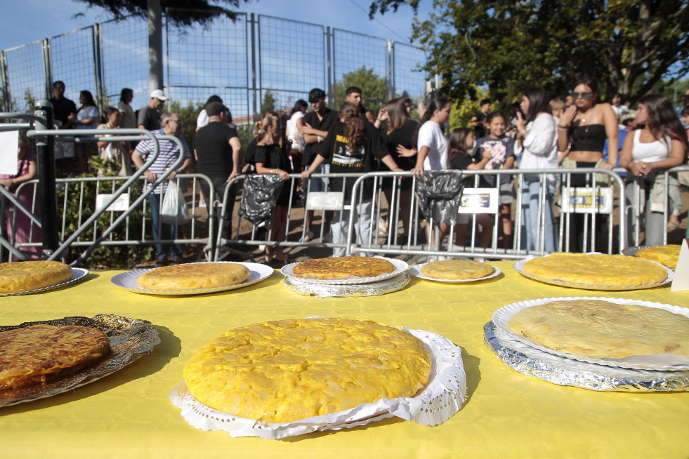 El concurso de tortillas, la cita más destacada de las fiestas de O Castrillón  (2)