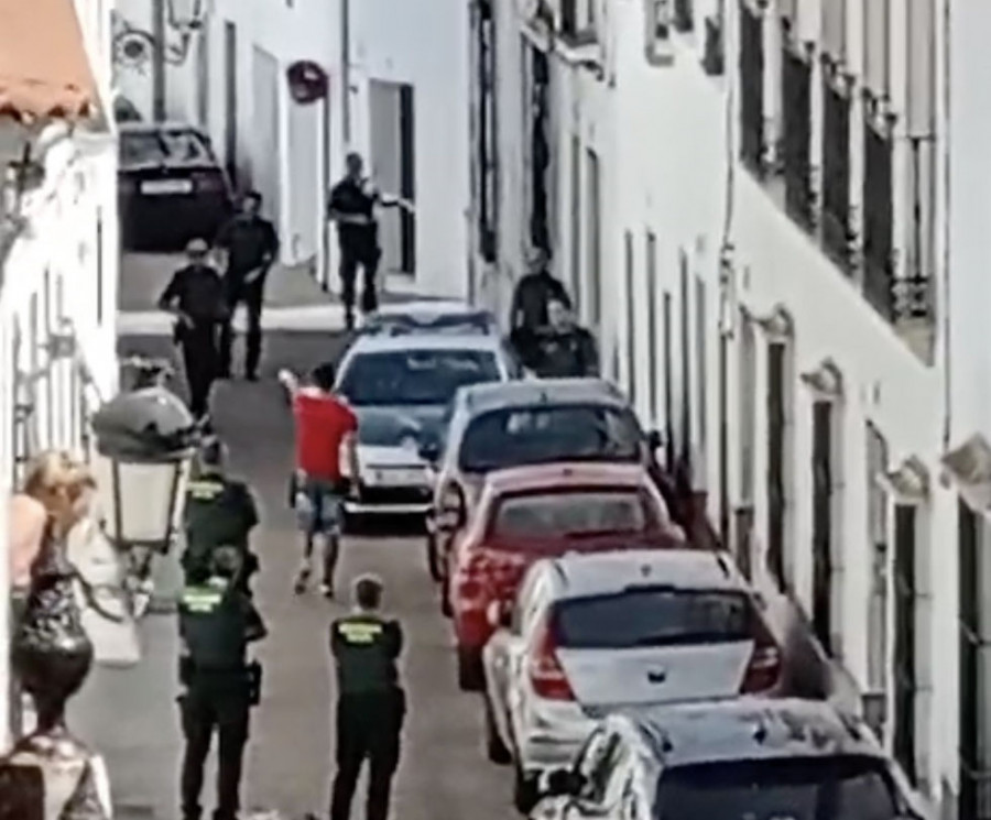 Detenido el varón atrincherado con sus padres en una casa  tras amenazar a la Guardia Civil