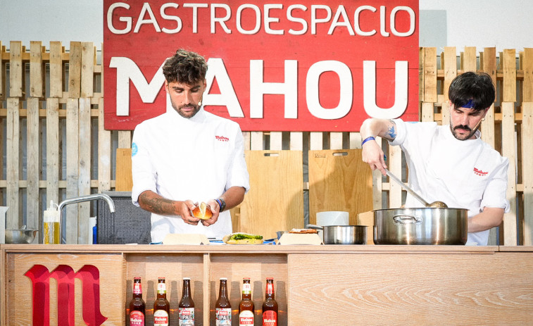 A Coruña llena de sabor el Gastroespacio de Mahou Cinco Estrellas en el Festival de la Luz con cinco showcookings de primer nivel