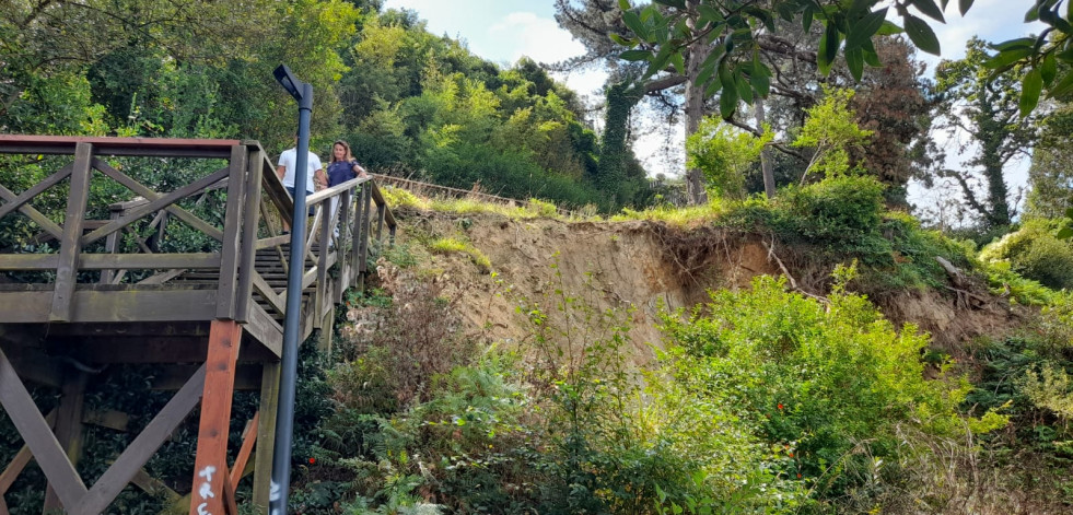 Oleiros denuncia nuevos desplomes de tierra en el paseo de Santa Cruz