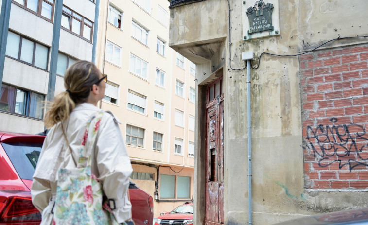 Os Castros reivindica la placa con más clase del callejero de A Coruña