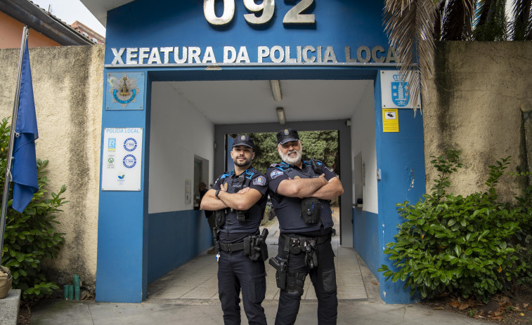 La verdadera sangre azul de A Coruña: el oficio de Policía Local se transmite de padres a hijos