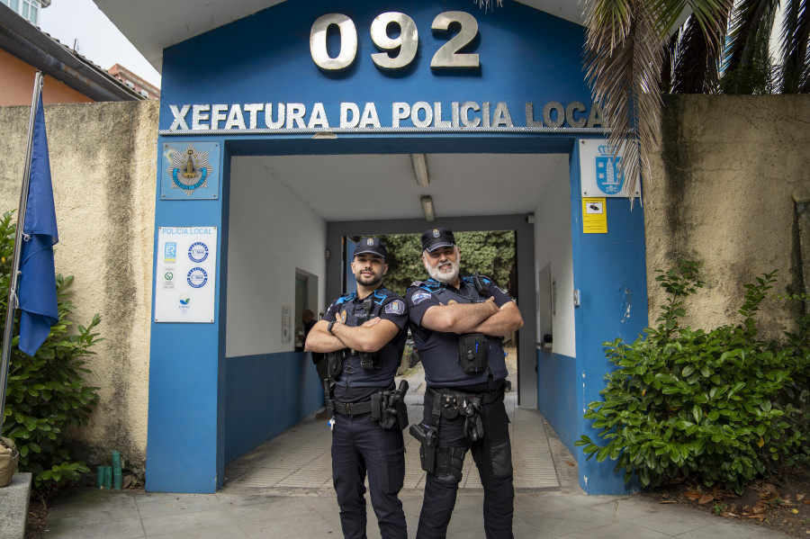 La verdadera sangre azul de A Coruña: el oficio de Policía Local se transmite de padres a hijos