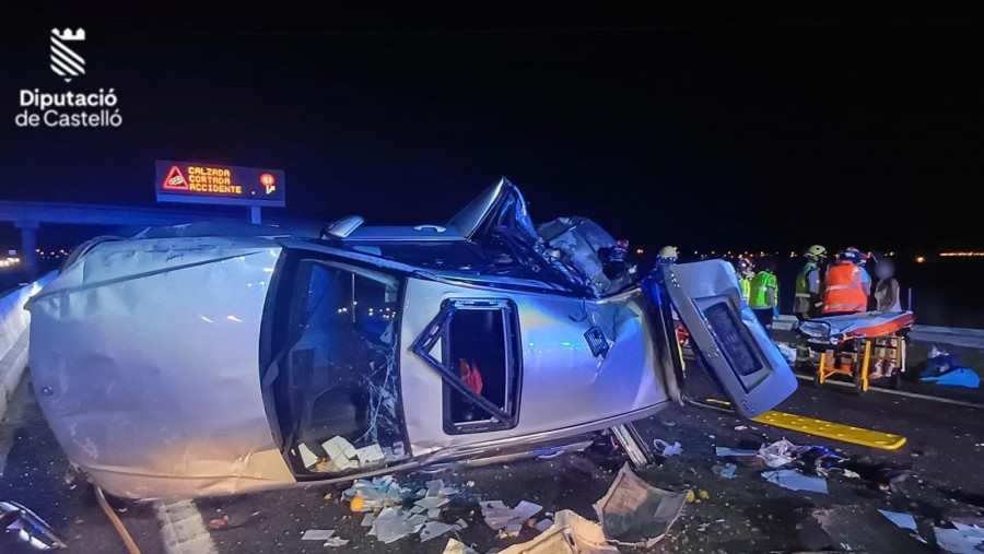 Un menor fallecido y 14 heridos en un accidente entre tres coches en Castellón