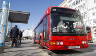 Buscan a un hombre en A Coruña que cortó al conductor de un autobús urbano