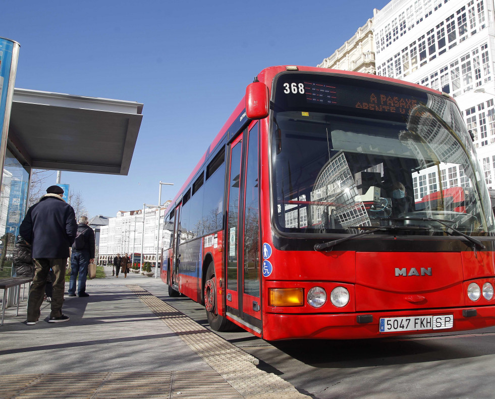 Autobús urbano en La Marina