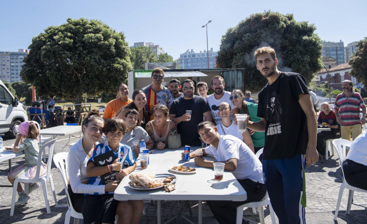 La Torre de Hércules acoge a sus pies toda una fiesta a la gallega