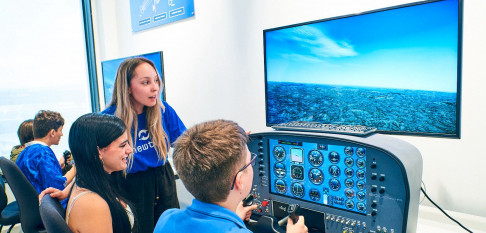 Chicos y chicas de 12 a 18 años pueden participar en las Aulas Tecnópole, que buscan acercar la ciencia y la tecnología de manera creativa