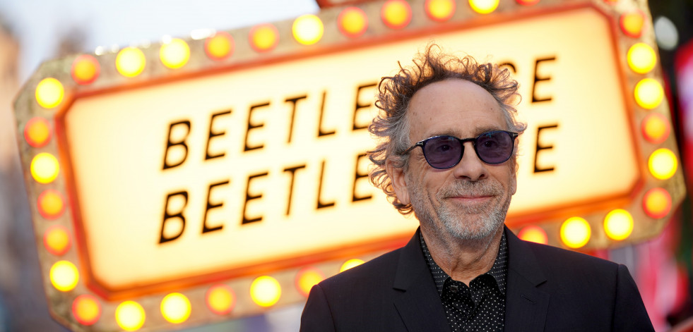 Tim Burton recibe su estrella en el Paseo de la Fama de Hollywood