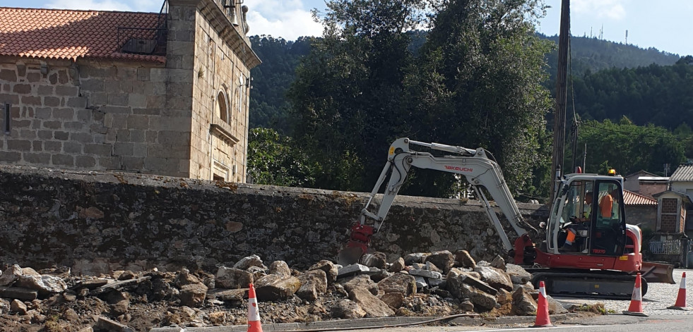 El BNG alerta de que las obras en la AC-400 afectan a la iglesia de Celas en Culleredo