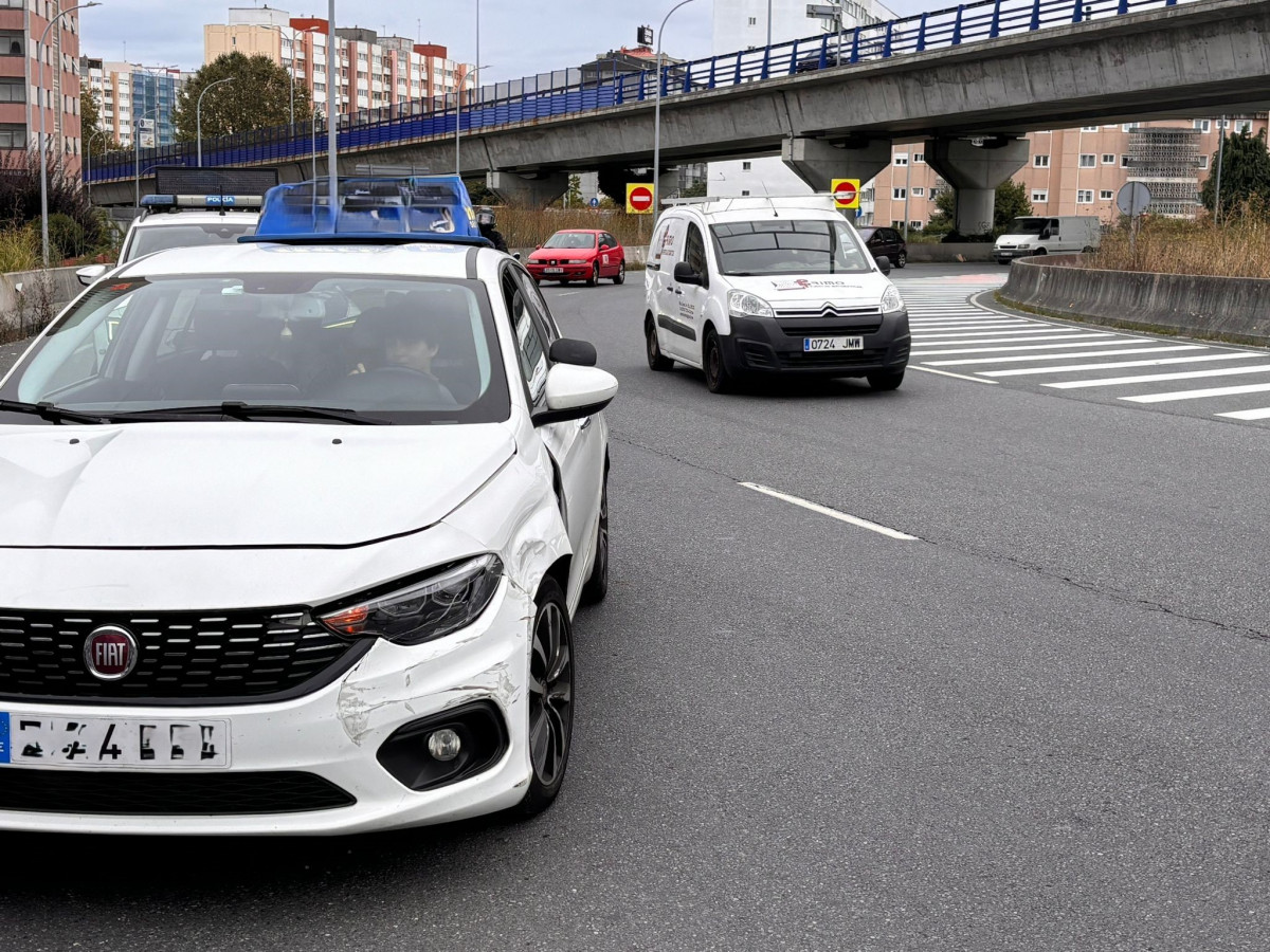 Accidente con coche de autoescuela en Lonzas matru00edcula borrada