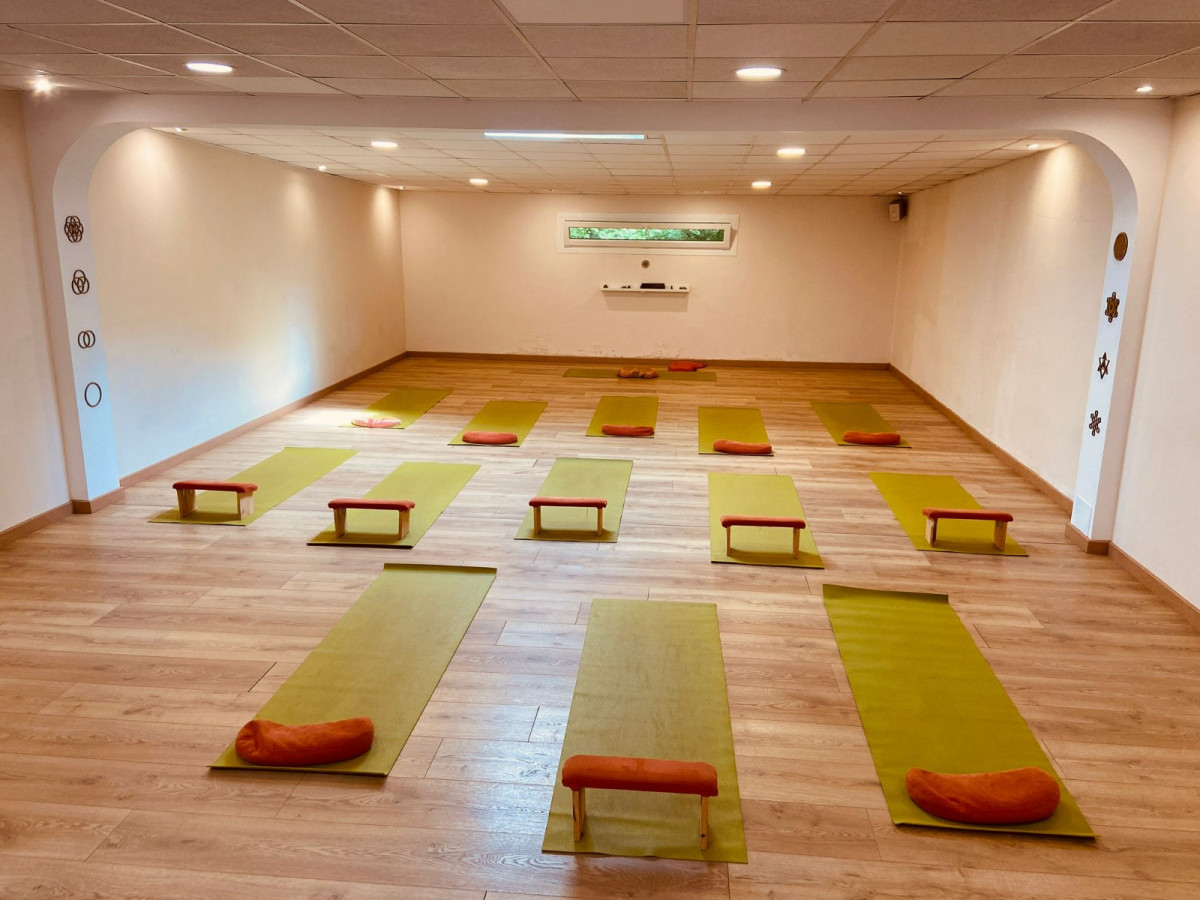 u00a0Inspira, el centro de yoga ubicado en el nu00famero 123 de la avenida Finisterre