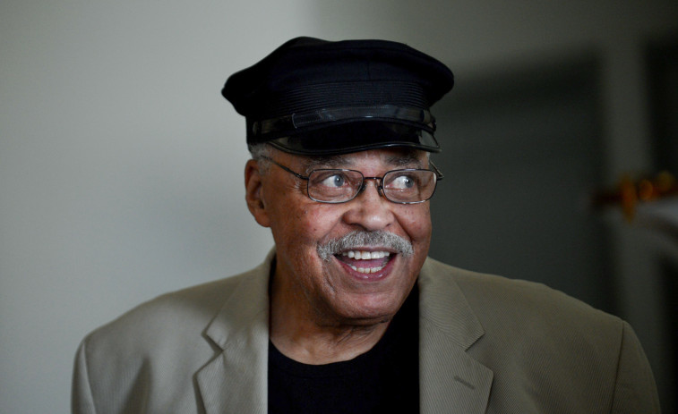 Muere James Earl Jones, actor que puso voz a Darth Vader en Star Wars