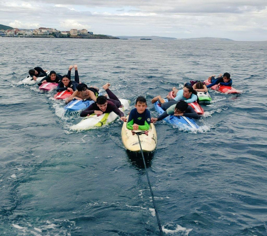 Miembros de Salvar y Club Natación Arteixo ‘peregrinan’ a Caión