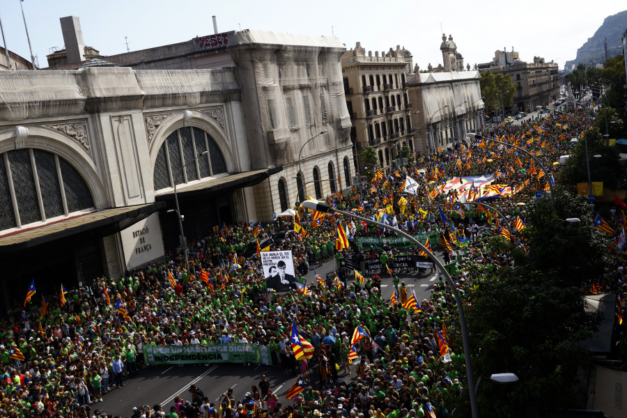 El independentismo civil exige unidad a Junts, ERC y CUP en una Diada menos concurrida