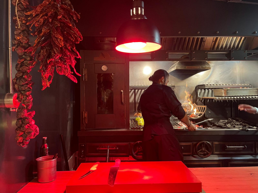 Magoya: el nuevo templo de carne a la brasa ubicado en la calle Barrera