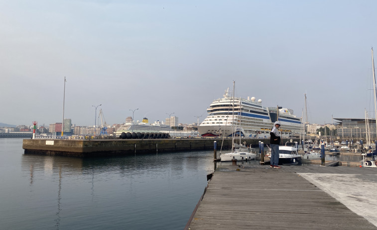 Dos nuevos cruceros hacen escala en el puerto de A Coruña