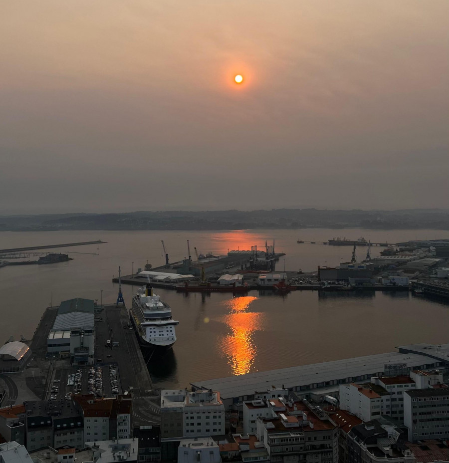 El despertar naranja de A Coruña