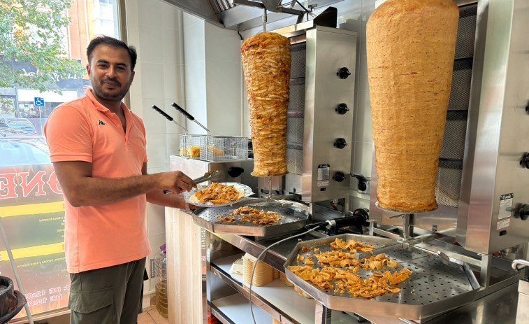 Novo Mesoiro también se enrolla: así es el primer kebab del barrio de A Coruña