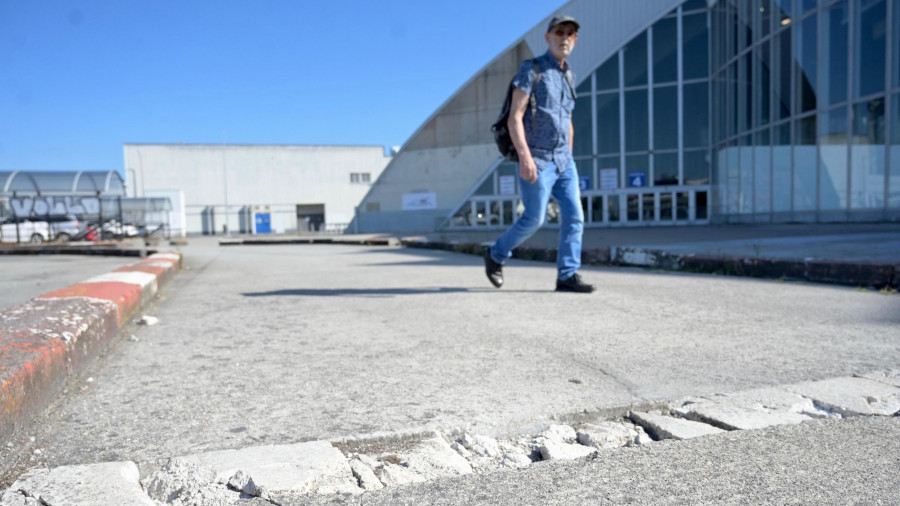 Alfombra negra en el Coliseum: el Ayuntamiento mejorará el asfaltado de todo el entorno