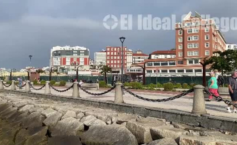 A Coruña recibe al crucero del récord Guiness, los coches de choque y el simulador de paracaidismo