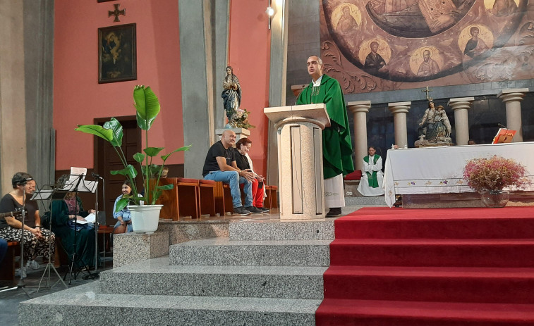 Capuchinos celebra su última misa como parroquia después de casi medio siglo