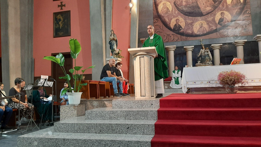 Capuchinos celebra su última misa como parroquia después de casi medio siglo