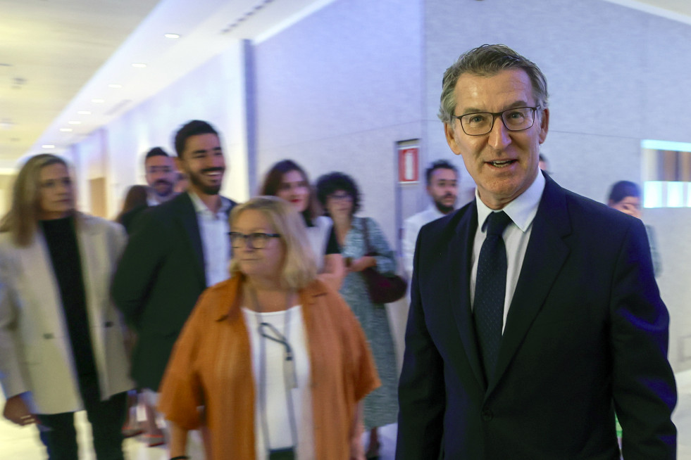 MADRID, 23/09/2024.- El líder del PP, Alberto Núñez Feijóo a su llegada al Comité Ejecutivo Nacional de la formación, este lunes en Madrid. EFE/ Javier Lizon