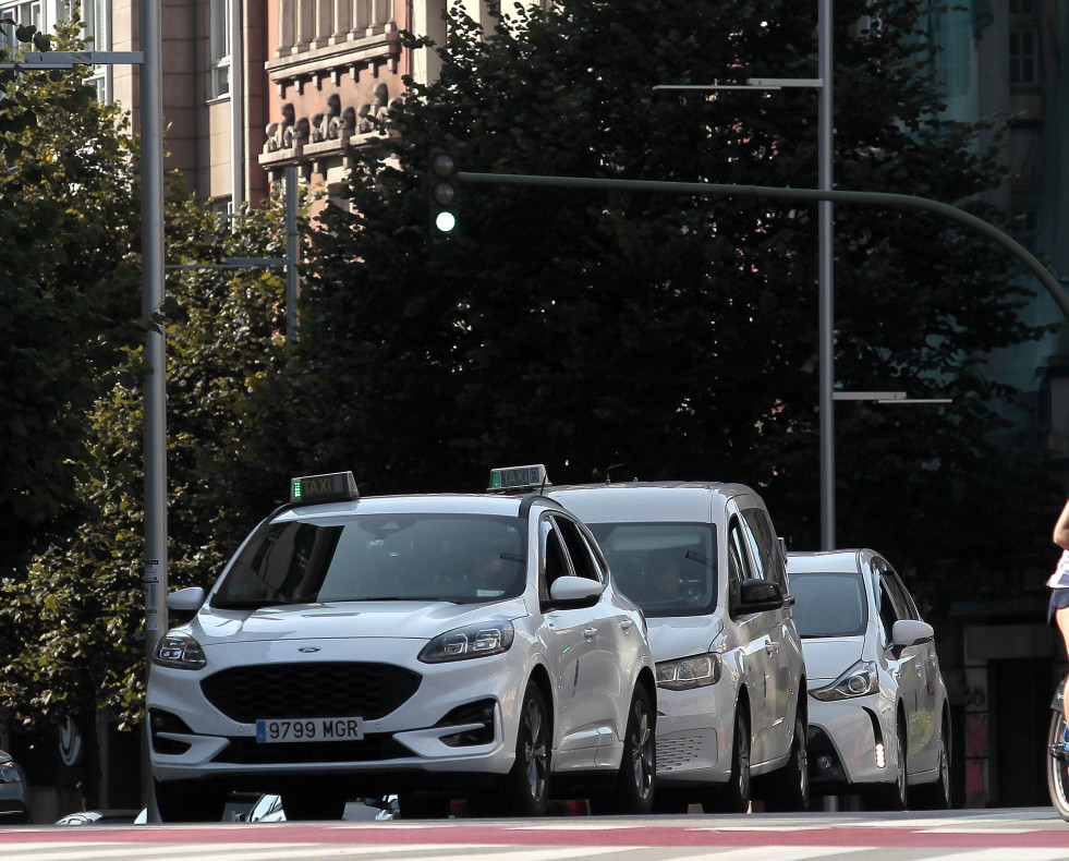 Taxis cuatro caminos